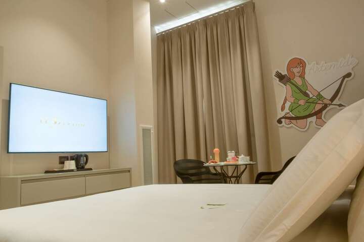 Room 19 of 41