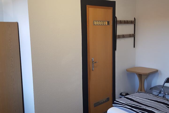 Room 230 of 442