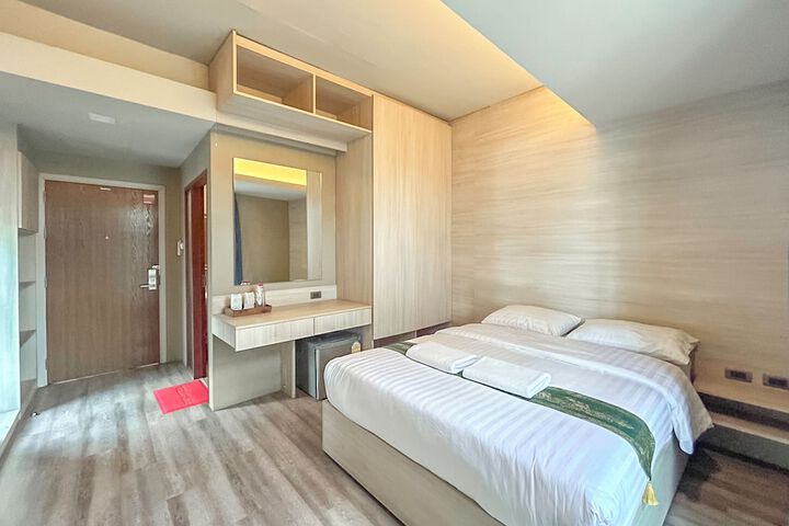 Room 4 of 17