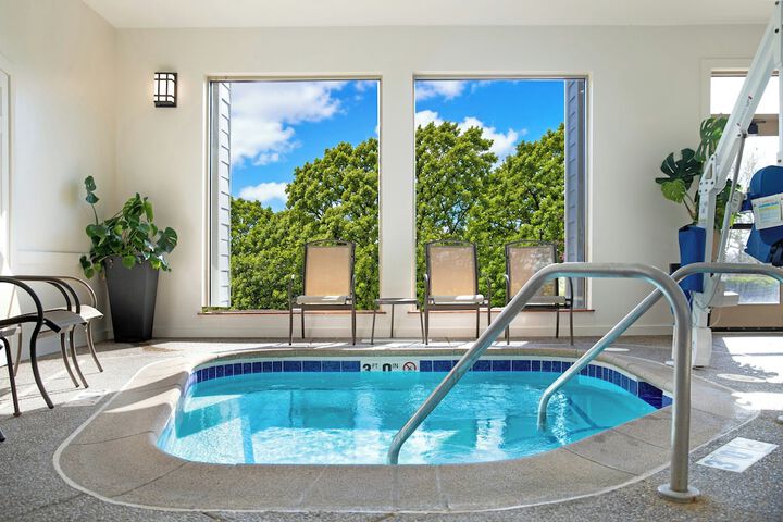 Pool Hotel