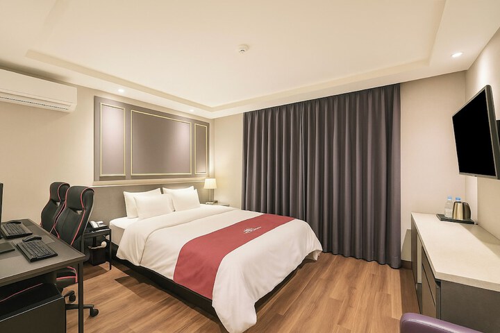 Room 36 of 85