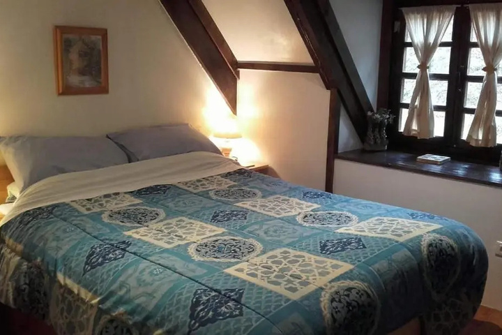 Room 4 of 11
