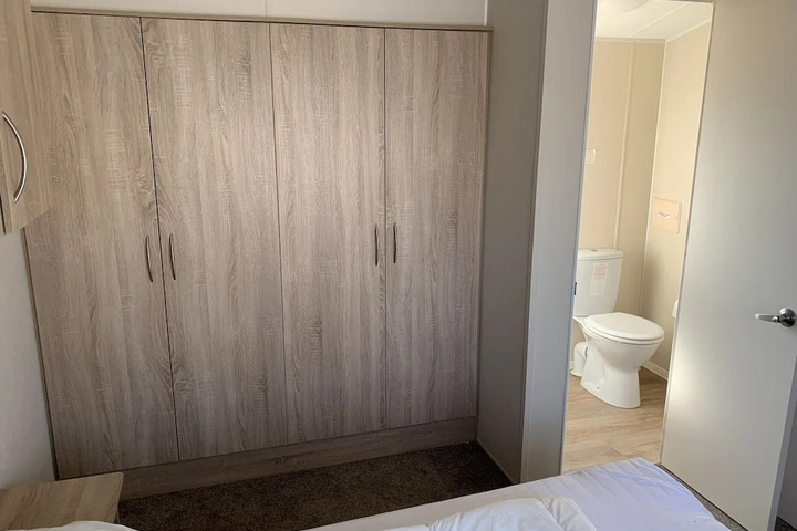 Room 2 of 16