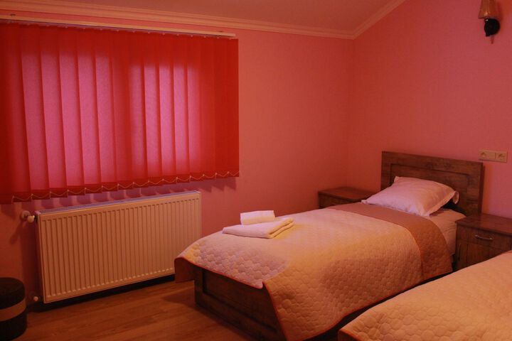 Room 83 of 100