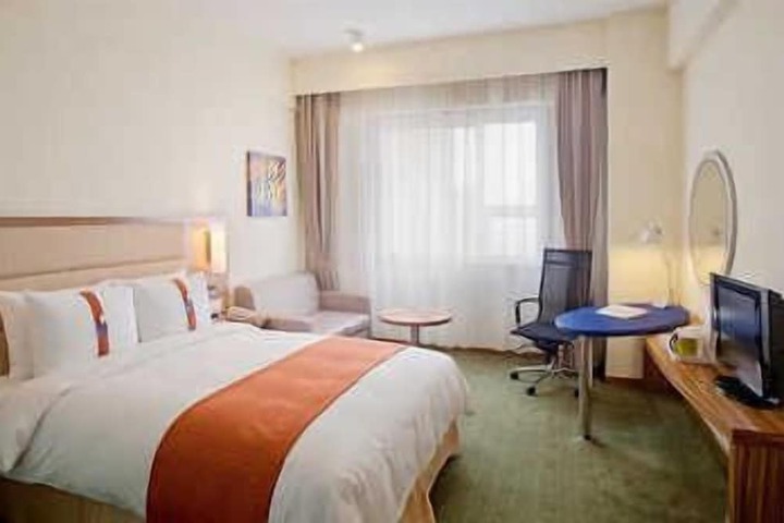 Room 5 of 88