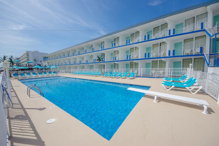 Pool 16 of 25