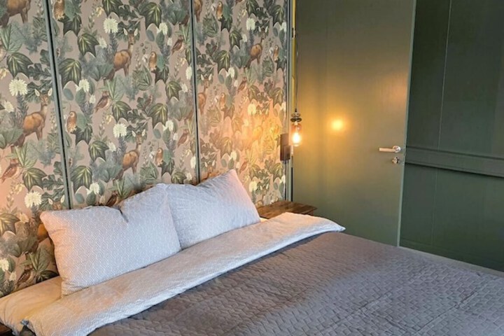 Room 7 of 54