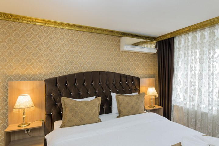 Room 16 of 80