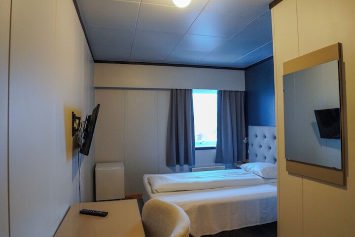 Room 12 of 53