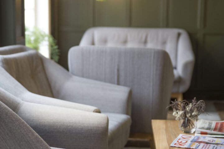 Lounge 58 of 76