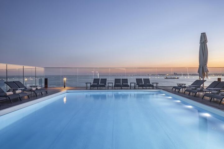 Pool 98 of 191