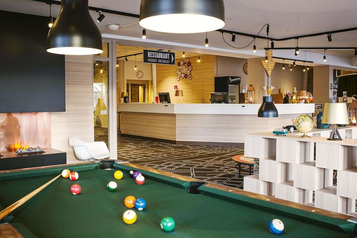 Guest Lobby