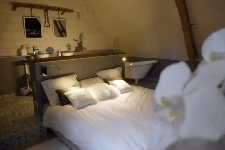 Room 4 of 24
