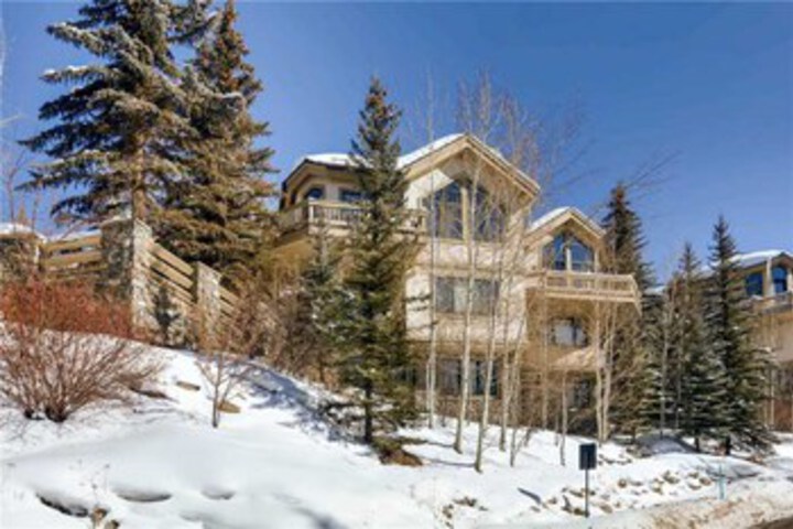 Exterior of Aspen Townhomes 14