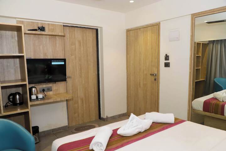 Room 17 of 36