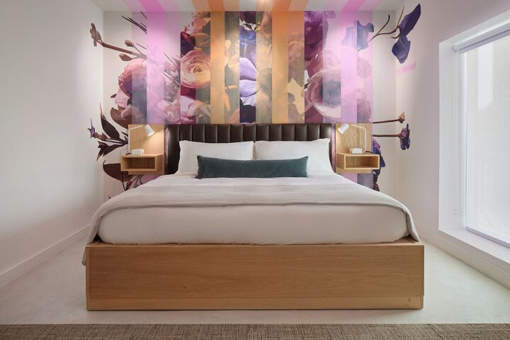 Room 10 of 21