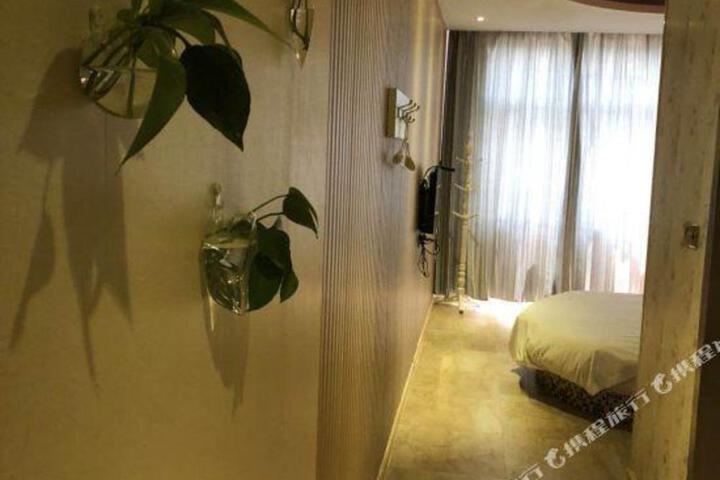 π Hotel (Weinan Pucheng County Center Store)