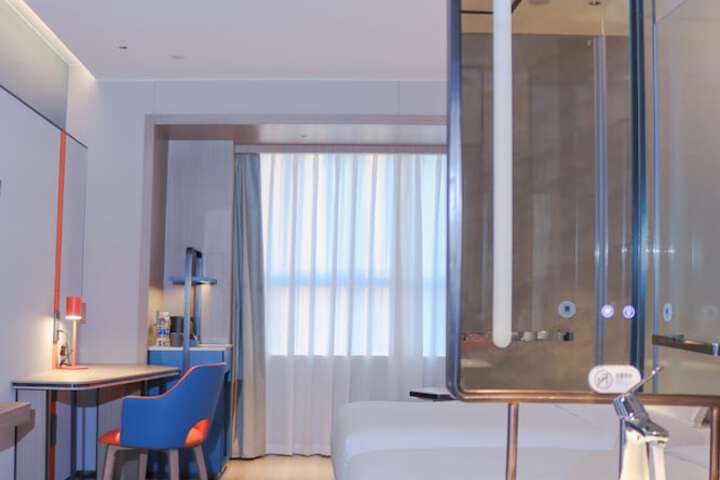 Room 14 of 53