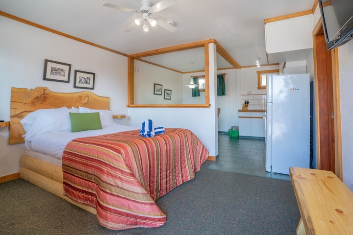 Room 6 of 43