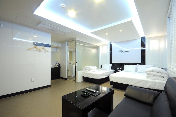 Room 19 of 36