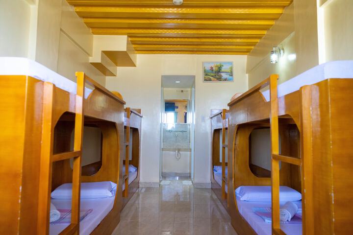 Room 48 of 118