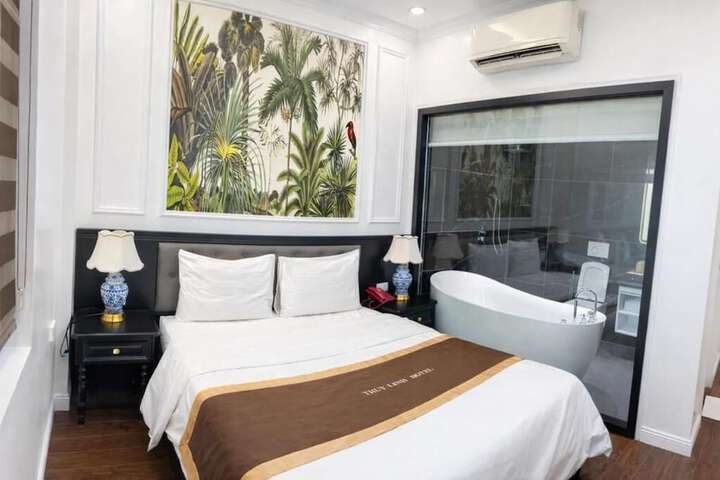 Room 7 of 27