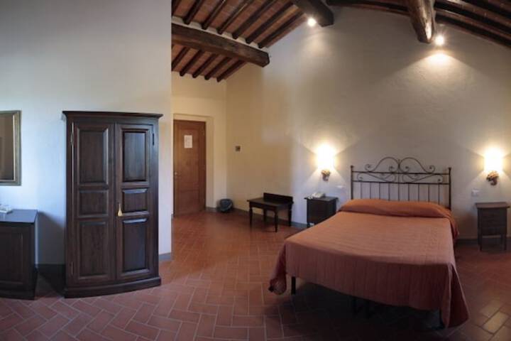 Room 4 of 40