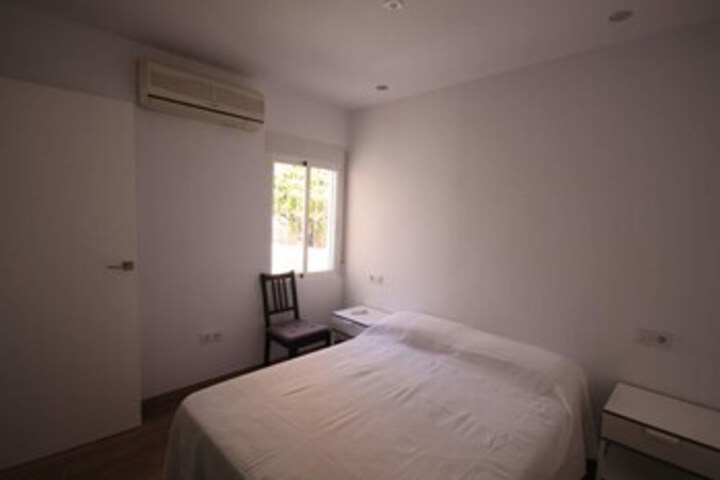 Room 14 of 15