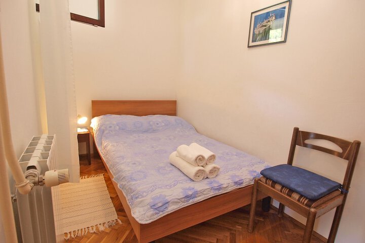 Room 5 of 26