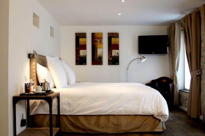 Room 5 of 63
