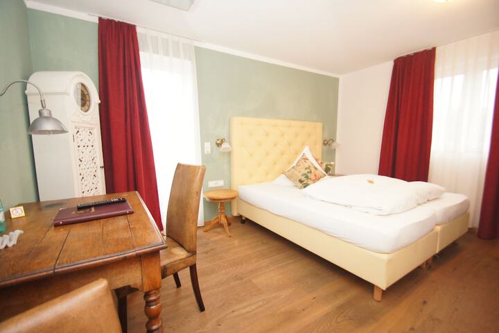 Room 14 of 40