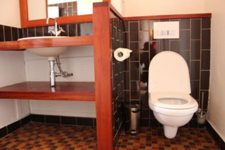 Room 2 of 40