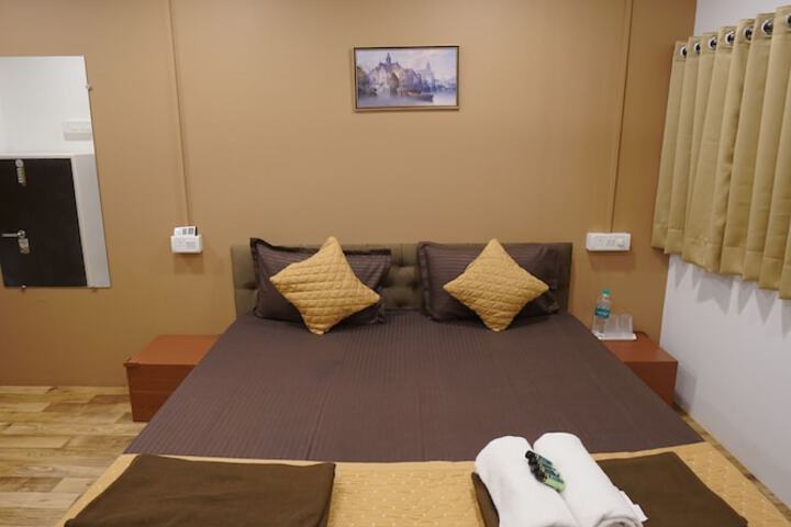 Room 15 of 43