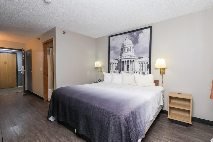 Room 18 of 29