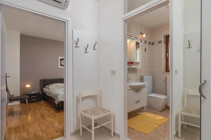 Room 2 of 14