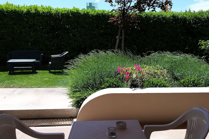 Terrace/Patio 19 of 60