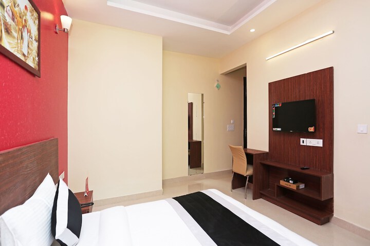 Room 13 of 23