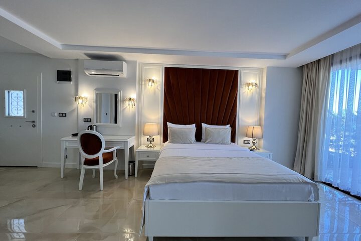 Room 93 of 107