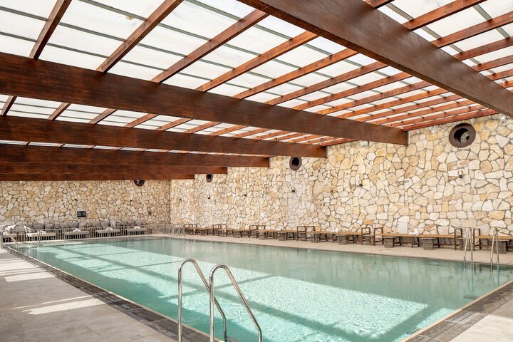 Hotel Pool