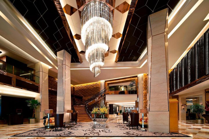 Entrance & Lobby
