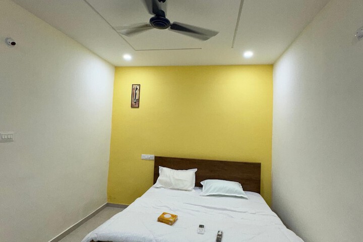 Room 8 of 10