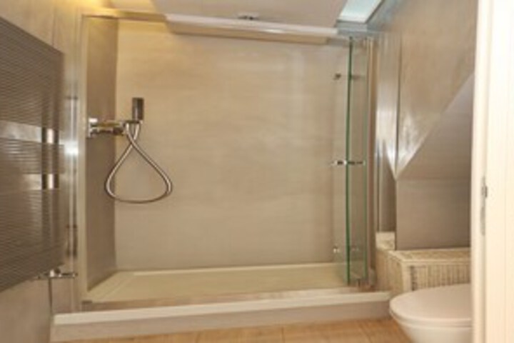 Room 4 of 22