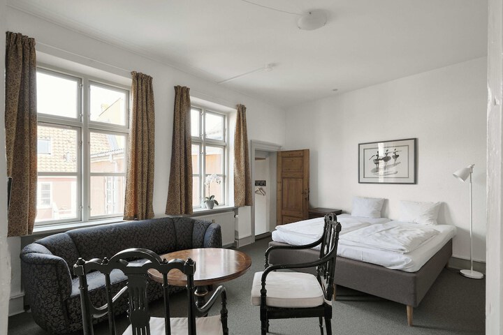 Room 124 of 214