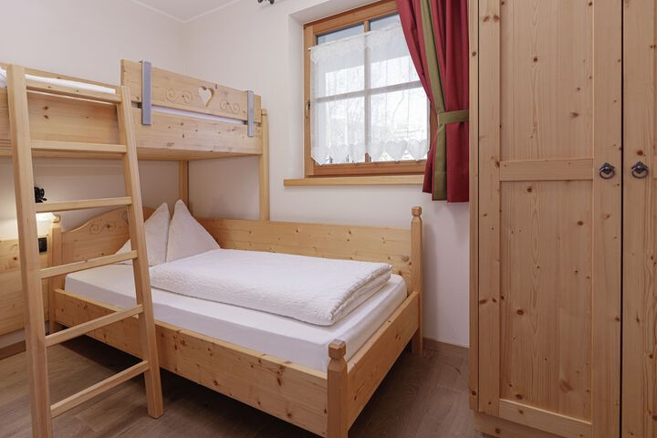 Room 3 of 35