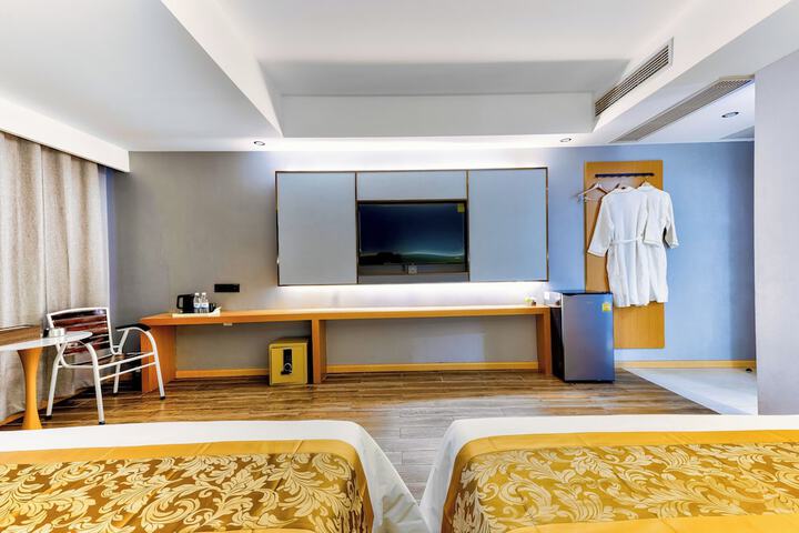 Room 46 of 68