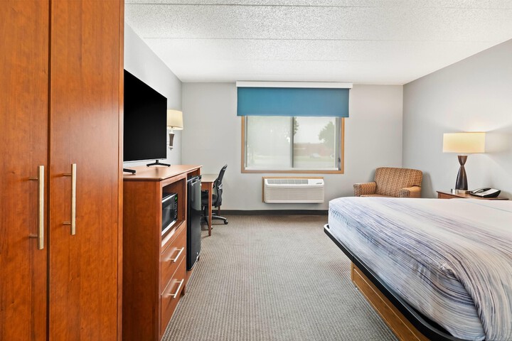 Room 11 of 48
