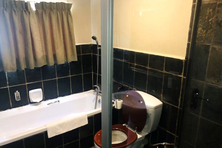 Room 150 of 275
