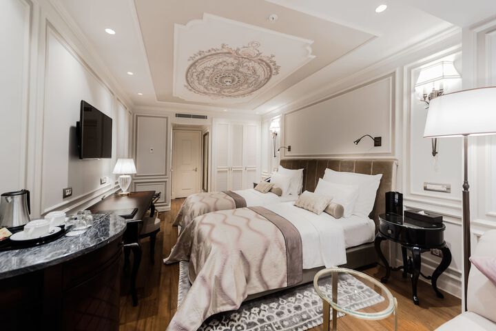 Room 45 of 95