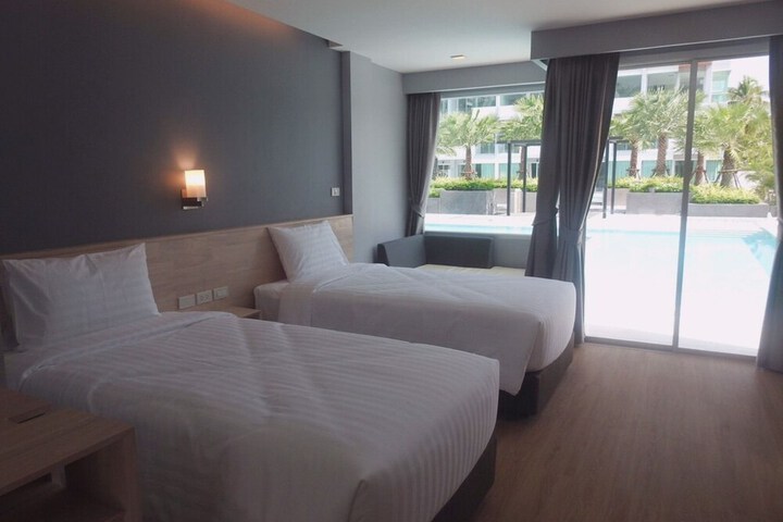 Room 8 of 27