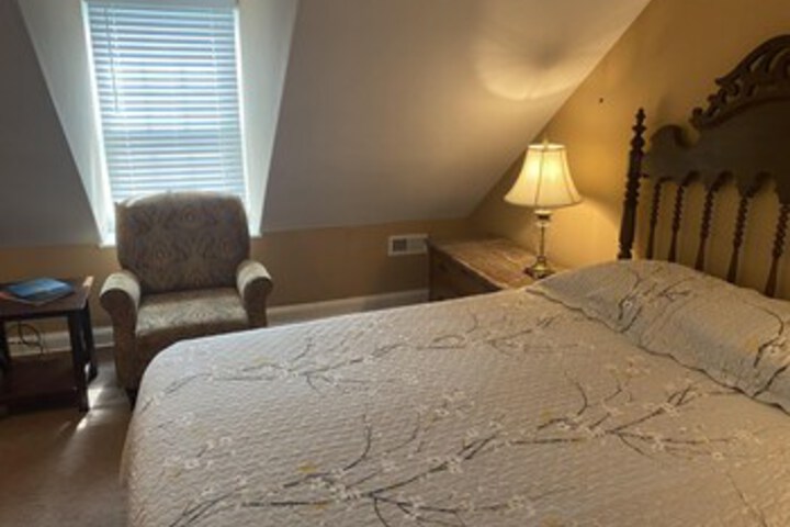 Room 163 of 253